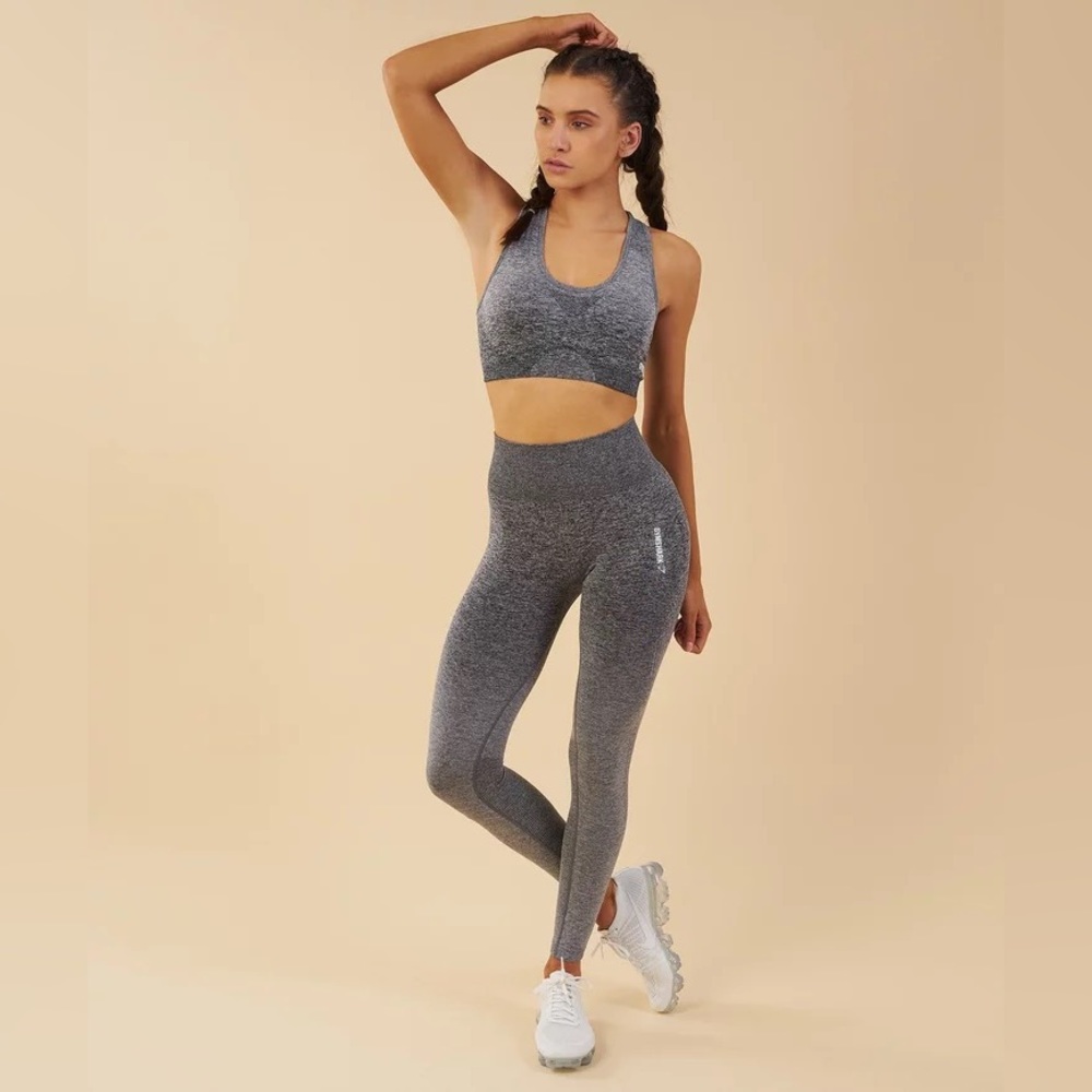 Rare Gymshark Set Leggings & Sports Bra in Ombré black and grey